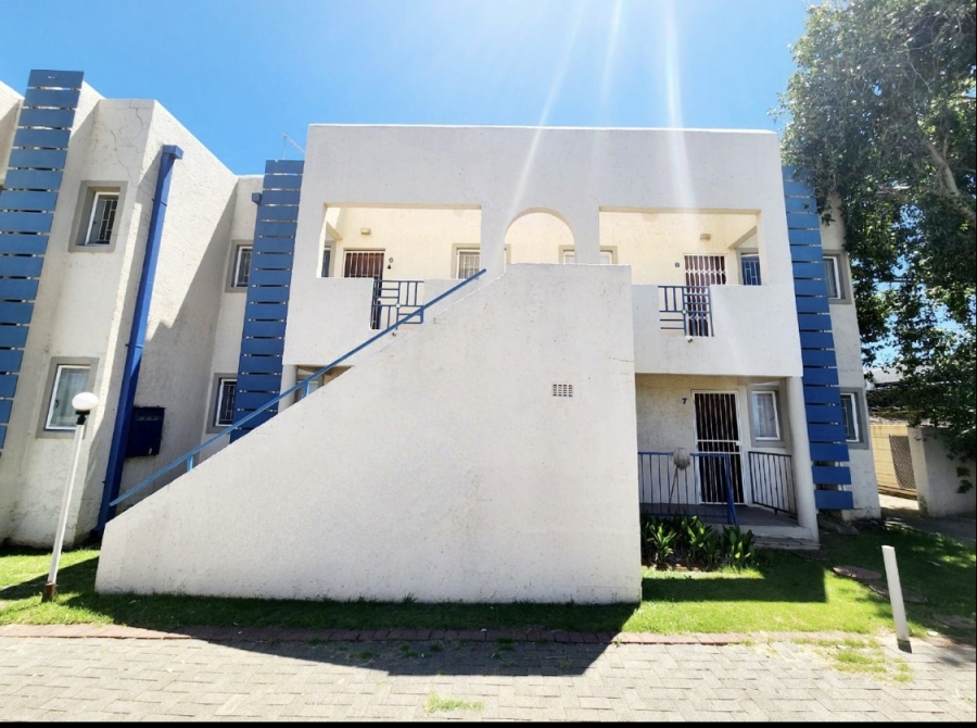 1 Bedroom Property for Sale in Langenhovenpark Free State